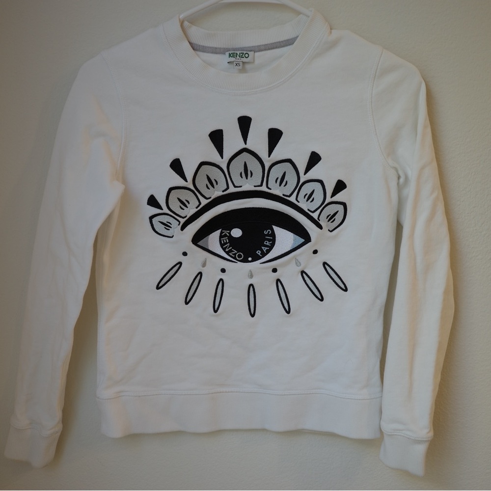 Kenzo white sweater, keeps you warm for winter!